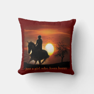 Coussin juste une fille qui aime les chevaux