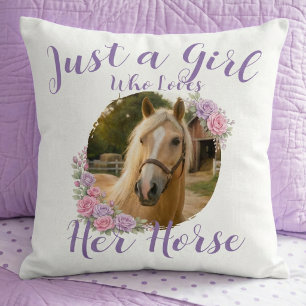 Coussin Juste une fille qui aime son cheval violet