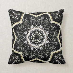 Coussin Kaléidoscope gothique