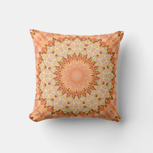 Coussin kaléidoscopique orange pâle