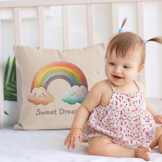 Coussin Kids Whimsical Pastel Rainbow in Clouds