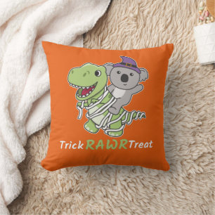 Coussin Koala Trick Rawr Treat T-rex costume maman