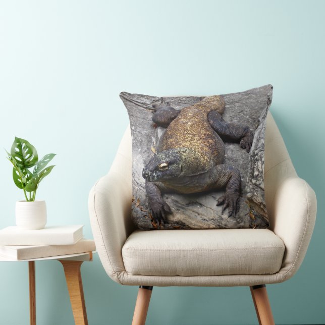 Coussin Komodo Dragon Rock Perch Scene (Chaise)