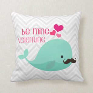 Coussin La baleine drôle avec la moustache soit à moi