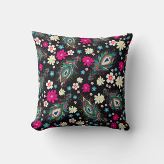 Coussin La broderie paon plumes motif sans soudure. Classe