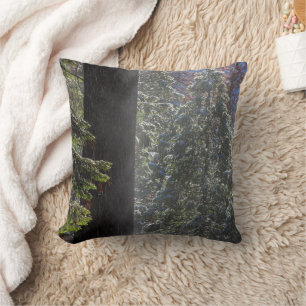 Coussin La brume neigeuse dans la forêt