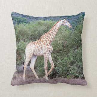 Coussin La girafe en pleine nature