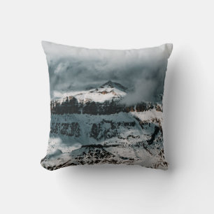 COUSSIN LA NEIGE COUVERT LA MONTAGNE SOUS LE CIEL NUAGE PE