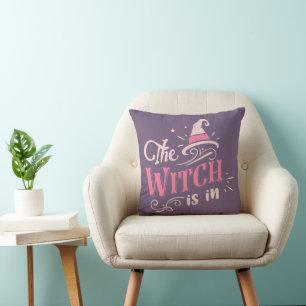 Coussin La sorcière est en Halloween violet