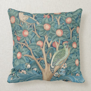 Coussin La tapisserie de pivert, détail des piverts