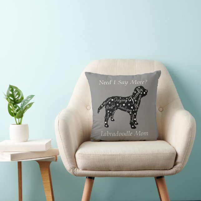 Coussin Labradoodle Traits Maman Besoin de plus? (Chaise)