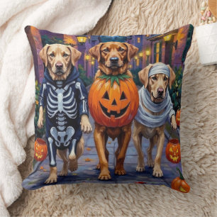 Coussin Labrador Trick or Treating in Halloween Costumes