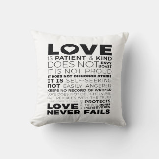 Coussin L'amour est patient et bon, il n'envie pas, ne se