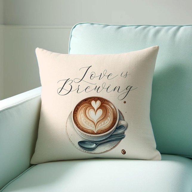 Coussin L'Amour Thématique De L'Amateur De Café Est En Tra (love is brewing throw pillow with a watercolor latte and heart shaped foam. )