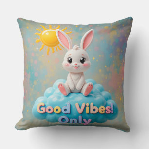 Coussin Lapin adorable assis sur un nuage avec le soleil