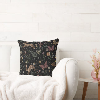 Coussin Lapin de bois floral papillon de nuit motif célest