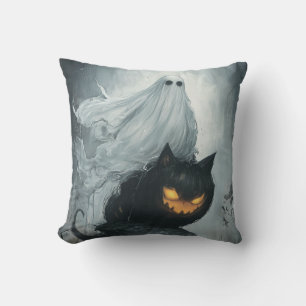 Coussin Le fantôme d'Halloween à cheval sur un chat noir