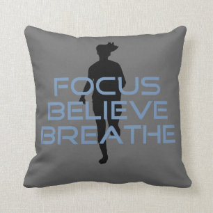 Coussin Le foyer croient respirent le T-shirts bleu