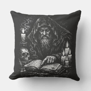 Coussin Le Magicien Étudiant le Grimoire — par BurnsInHell
