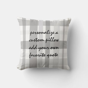 Coussin le plaid vous ajoutent propres gris et blanc de