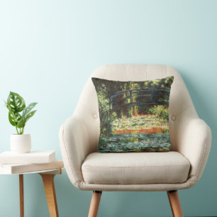 Coussin Le Pont sur le bassin aux nymphéas par Claude Mone