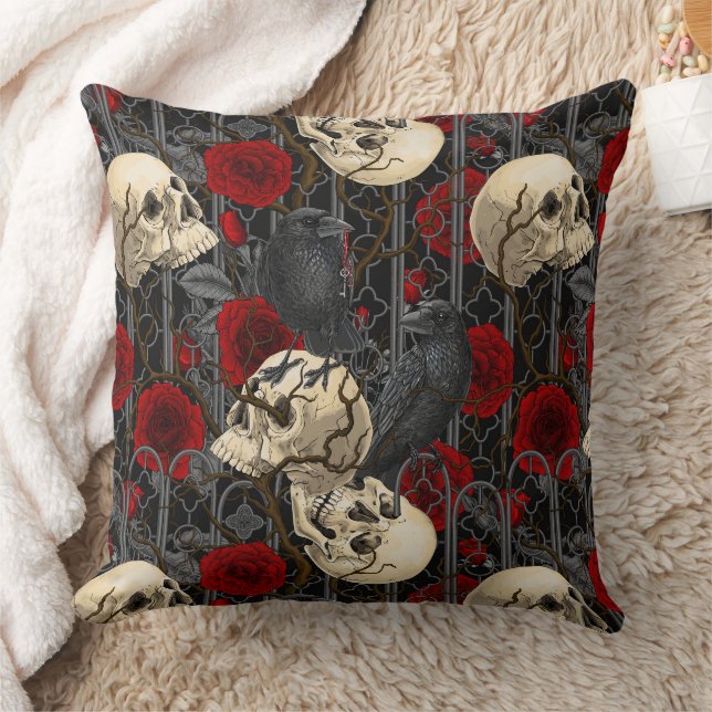 Coussin Le secret de Raven. Illustration gothique sombre e (Couverture)