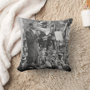 Coussin Le sénateur Robert Kennedy en campagne pour le pré