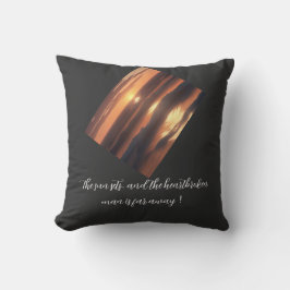Coussin Le soleil se couche, et l'homme déchiré est loin
