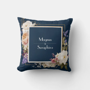 Coussin L'élégance florale bleu marine avec des pivoines e