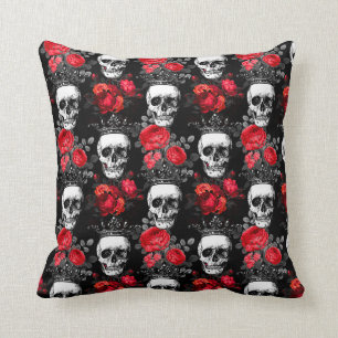 Coussin Les crânes couronnent et les roses rouges fanées