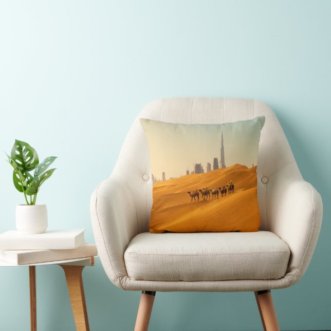 Coussin Les déserts | Vue Skyline de Dubaï avec chameaux (Chaise)