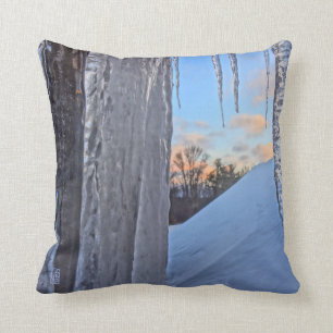 Coussin Les Icicules de l'aube d'hiver lancent l'oreiller