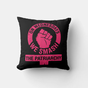 Coussin Les mercredis, nous bafouons les droits des femmes