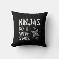 Les Ninjas Le Font Avec Des Étoiles
