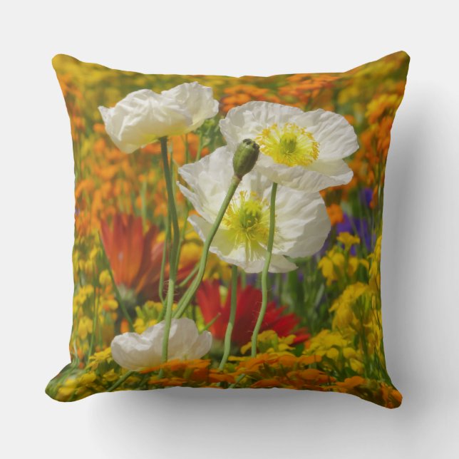 Coussin Les pavots blancs qui poussent autour des fleurs c (Recto)
