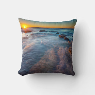 Coussin Les rayons du soleil illuminent l'océan Pacifique