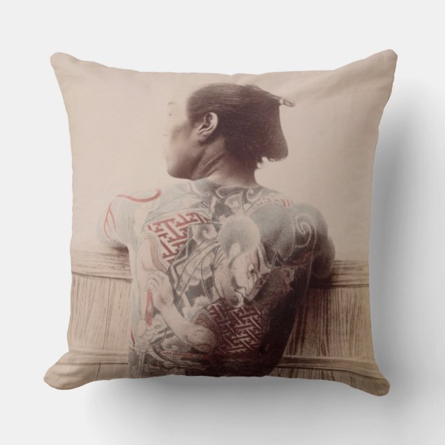 Coussin Les tatouages du jeune marié japonais, c.1880 (Recto)