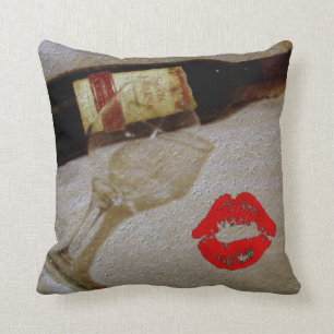 Coussin Les verres romantiques de vin rouge de baiser I