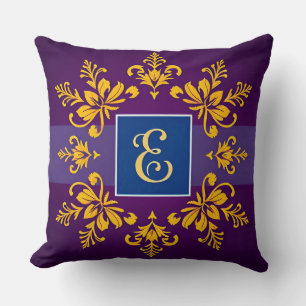 Coussin Lettre E dorée élégante baroque