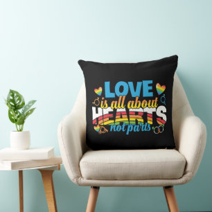 Coussin LGBTQ - L'Amour, c'est tout sur les coeurs