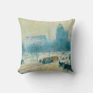 Coussin L'Hiver à Union Square par Frederick Childe Hassam