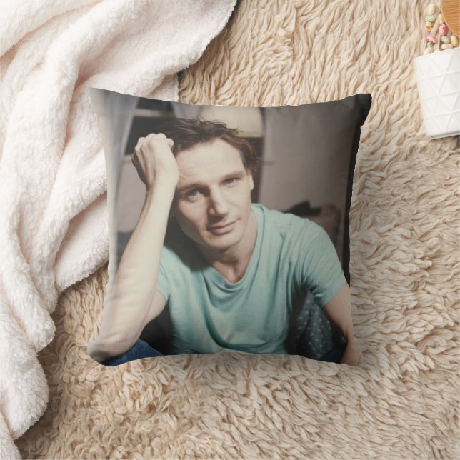 Coussin liam neeson young (Couverture)
