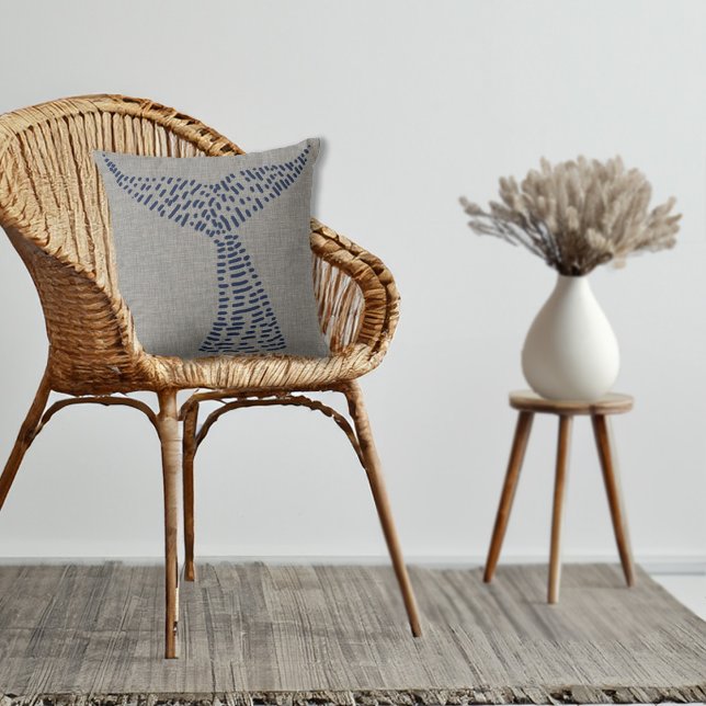 Coussin Ligne de voile nautique (Nautical Whale Tail Line Art Throw Pillow)