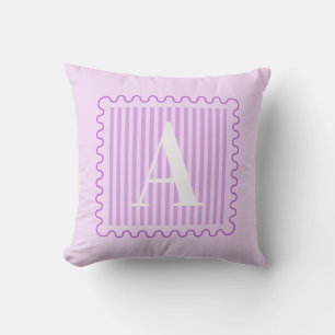 Coussin Lila Violet Monogramme Élégance à Bordure Crantée