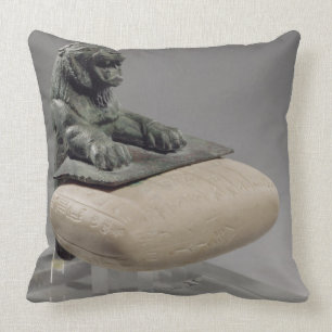 Coussin Lion tenant un comprimé de base de Hurrian, c.215