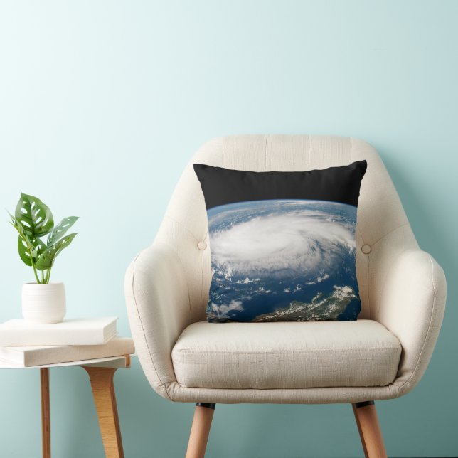 Coussin L'Ouragan Dorian Au-Dessus De L'Océan Atlantique. (Chaise)