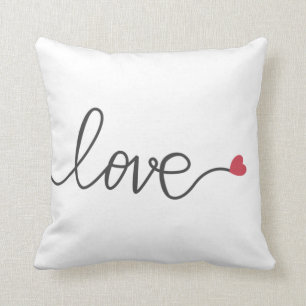Coussin Love texte décoratif avec coeur