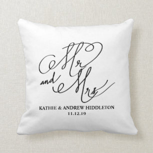 Coussin M. et Mme Classy Typography Script Wedding