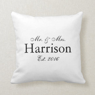 Coussin M. et Mme Personalized Wedding Pillow