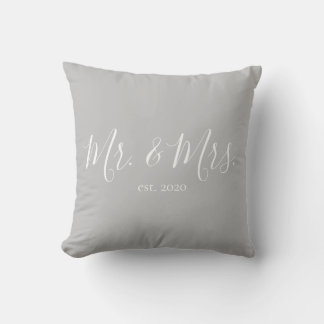 Coussin M. & Mme Throw Pillow pour l'anniversaire des jeun
